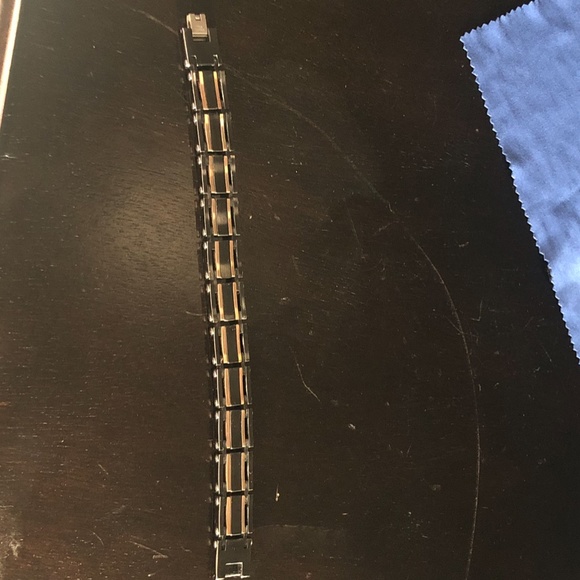 Metal Bracelet - Picture 2 of 3